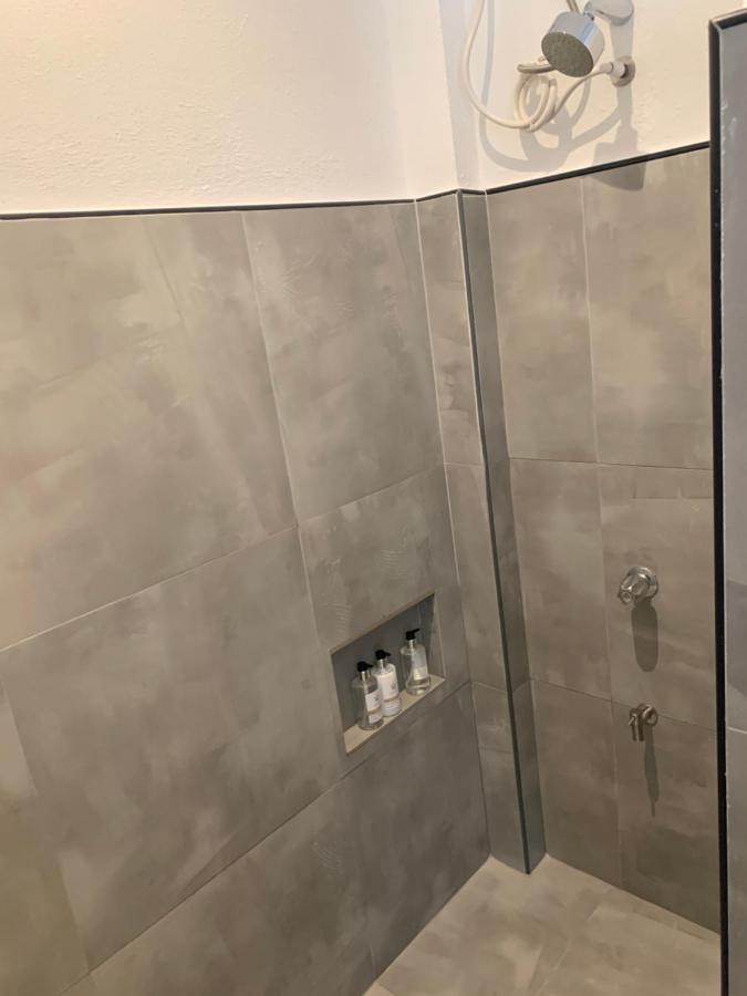 Crown Malapascua Hotel Kültér fotó