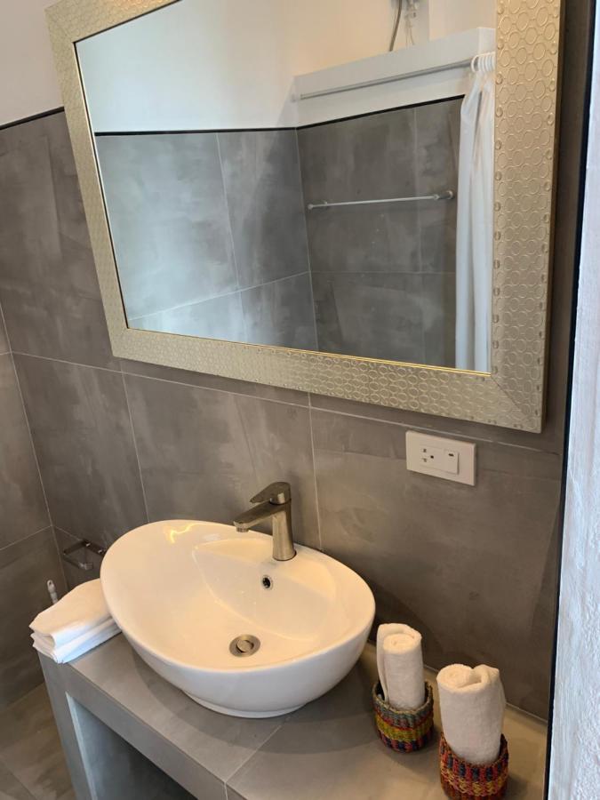 Crown Malapascua Hotel Kültér fotó