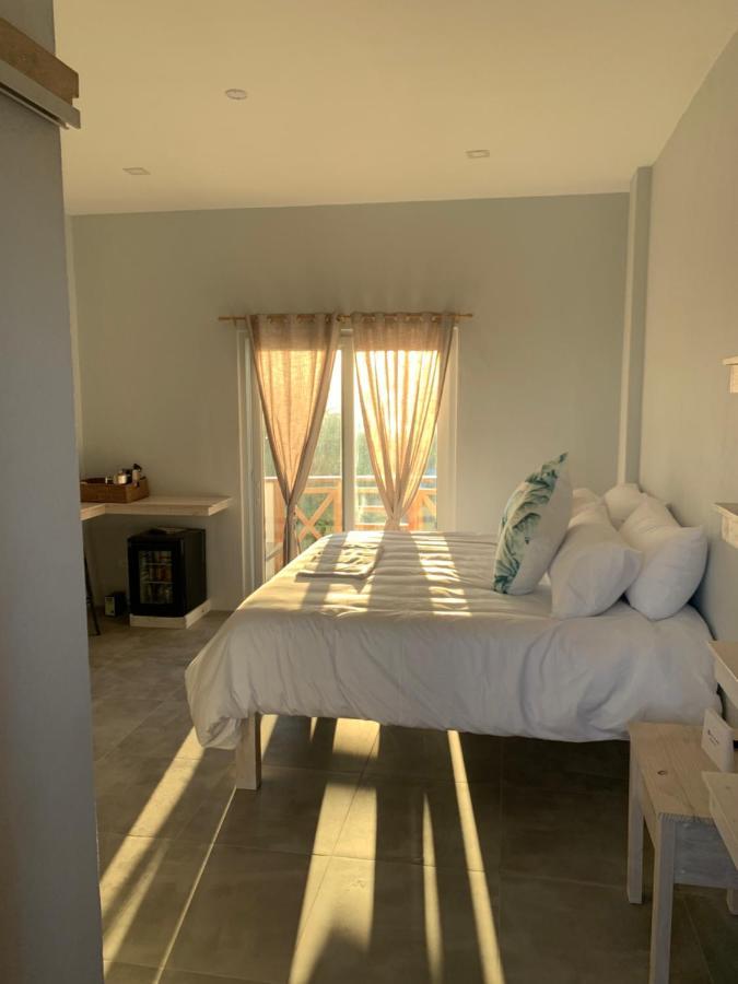 Crown Malapascua Hotel Kültér fotó