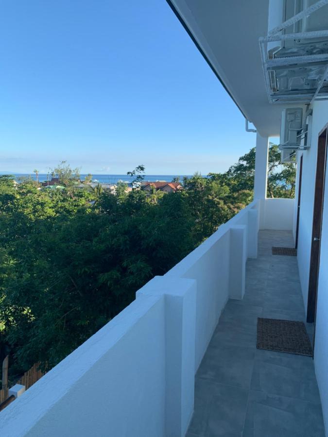 Crown Malapascua Hotel Kültér fotó
