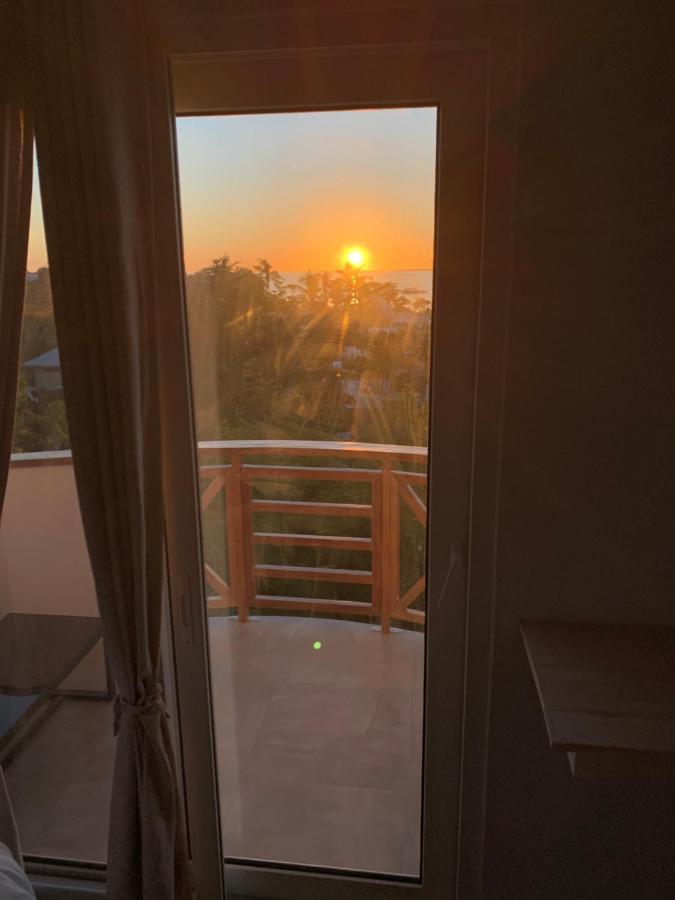 Crown Malapascua Hotel Kültér fotó